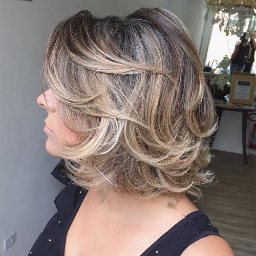 Hairstyles for Women Over 40 Full and Flirty