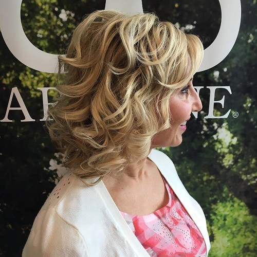 Hairstyles for Women Over 40 Sweet Spiraled Layers