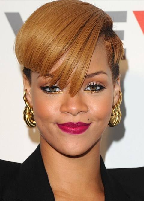 Rihanna Hairstyles Aysmetric Short Haircut
