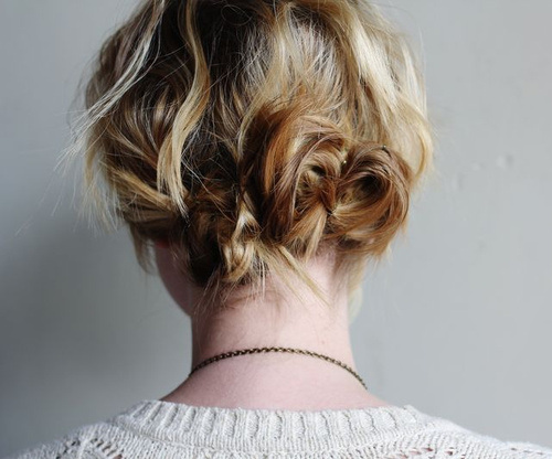 TWIST AND PIN MESSY UPDO