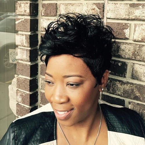 AFRICAN AMERICAN SHORT MESSY HAIRSTYLE