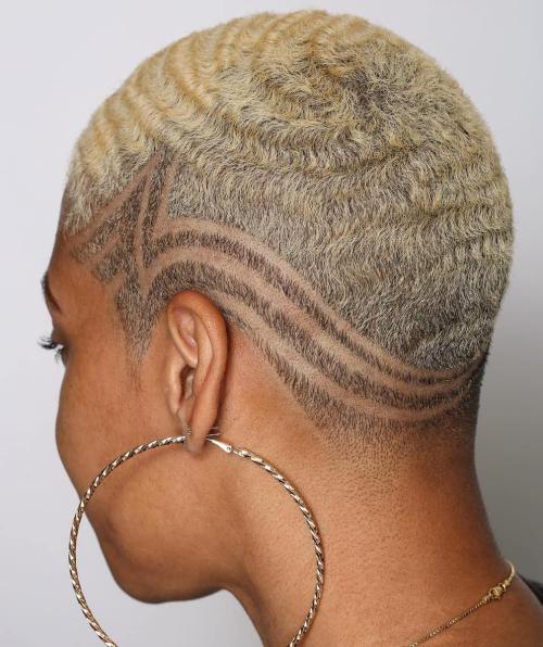 Very short blonde cut with 360 waves
