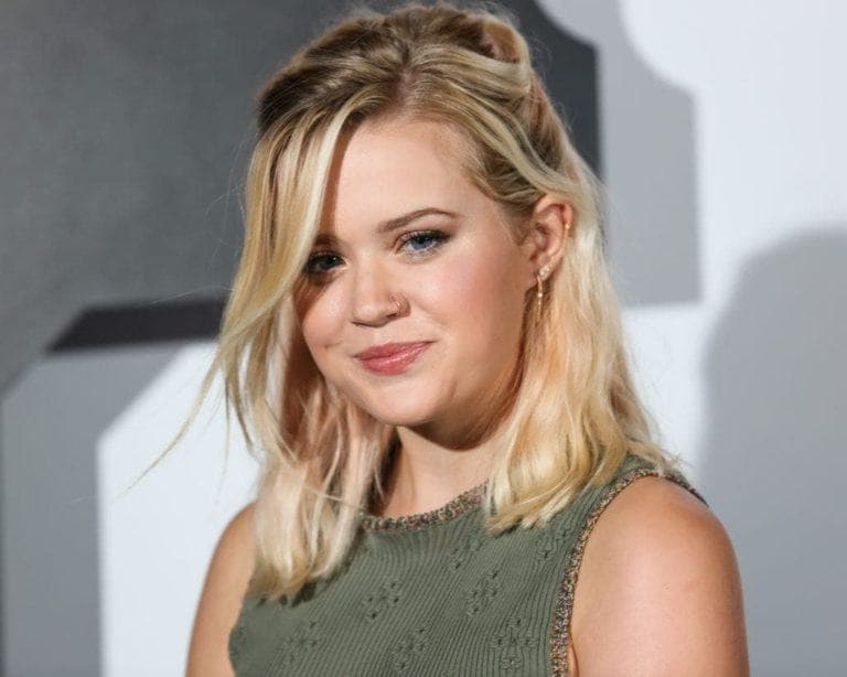 ava phillippe short curly haircuts for round faces