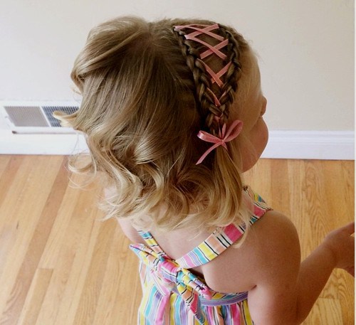BRAIDED HEADBAND HAIRSTYLE FOR LITTLE GIRLS