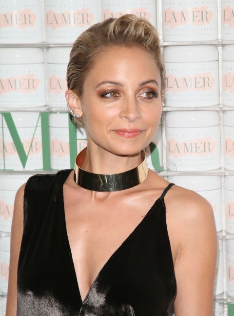 NICOLE RICHIE’S FLICKED BACK HAIR