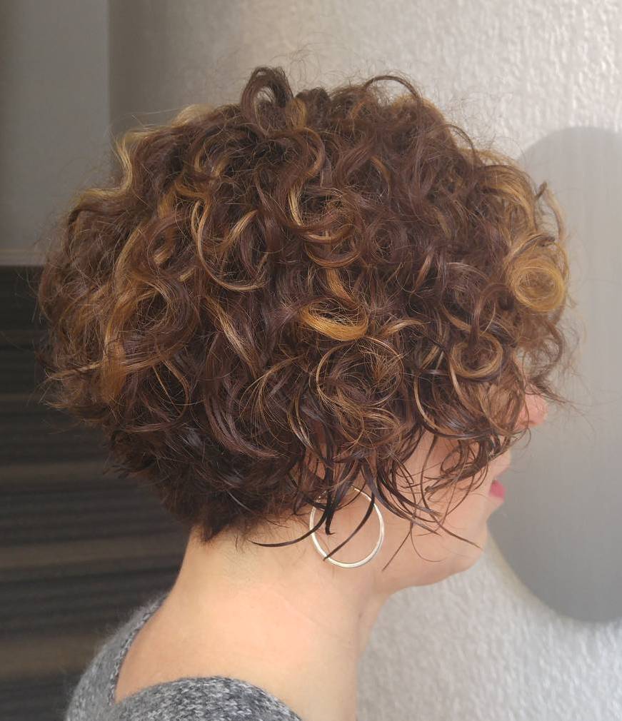 BROWN CURLY HAIR WITH HIGHLIGHTS