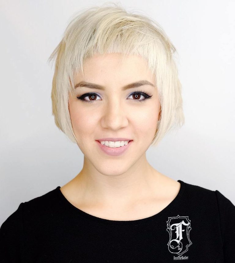 SHORT BLONDE BOB WITH CROPPED BANGS
