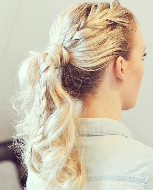 Messy blonde ponytail