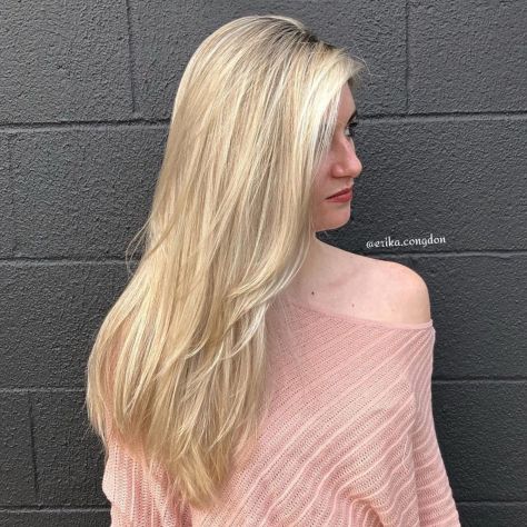 Long blonde hairstyle with layers